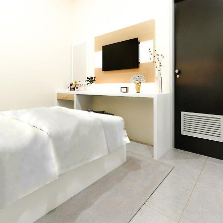 Hôtel Griya Anggrek à Trenggalek Extérieur photo